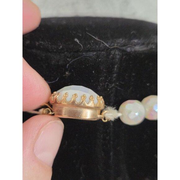 Vtg White Aurora Borealis AB Faceted Glass Bead Necklace Decorative Box Clasp - Picture 14 of 14
